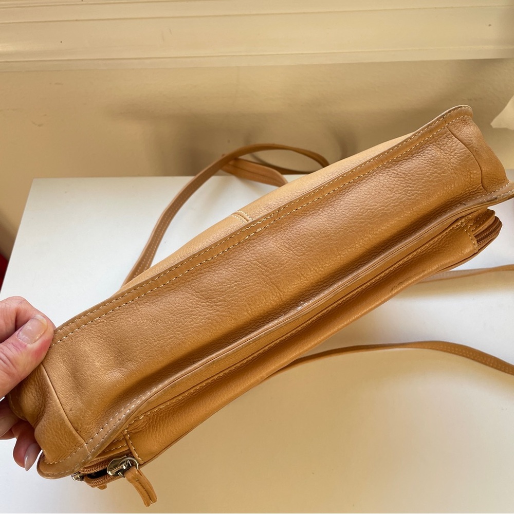 Vintage leather shoulder bag tan computer tablet bag - Picture 6 of 12